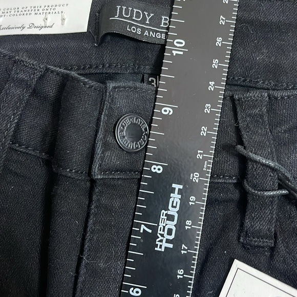 Judy Blue sz 3/26 non- distressed black Capri x2 - Picture 5 of 7